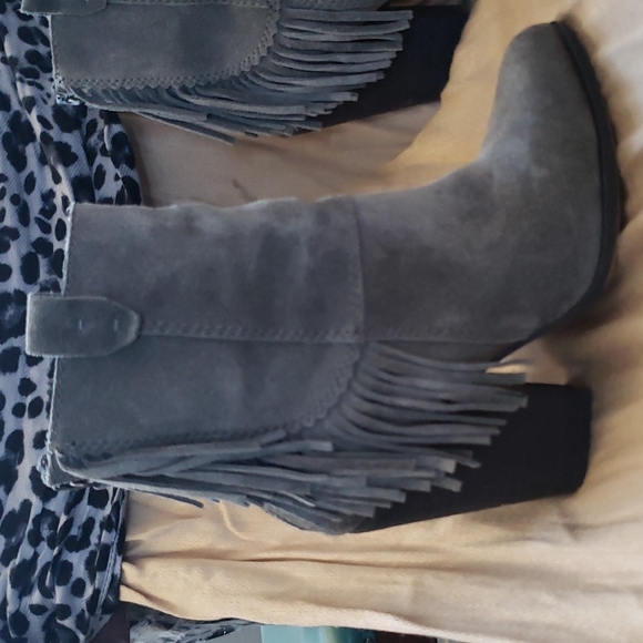 Joe's grey, suede, fringe boots - Picture 6 of 8